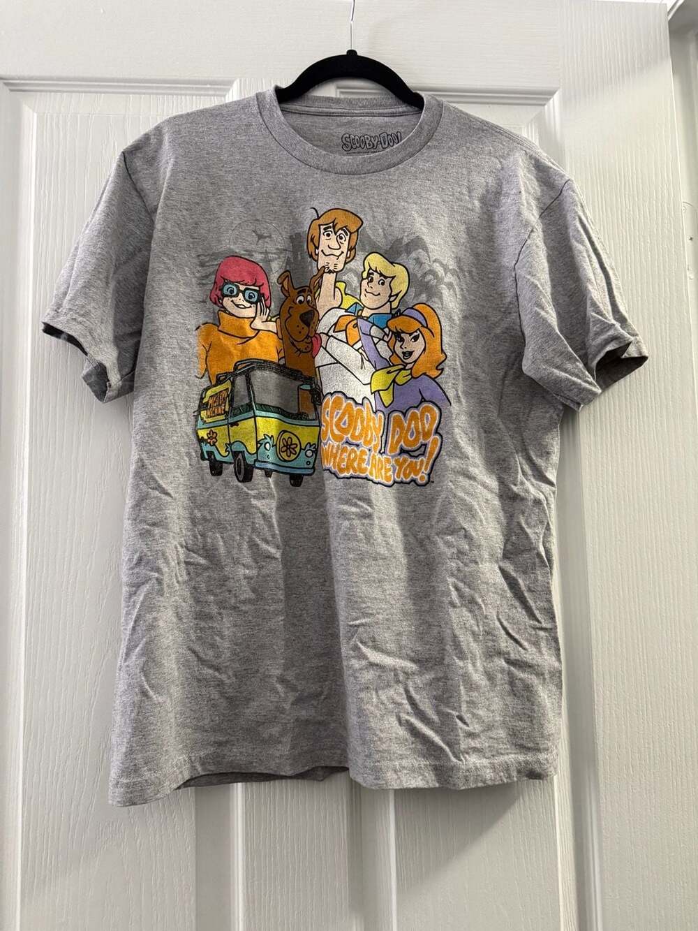 Scooby-Doo Where Are You! Gang and Mystery Machine Heather Gray T-Shirt Medium